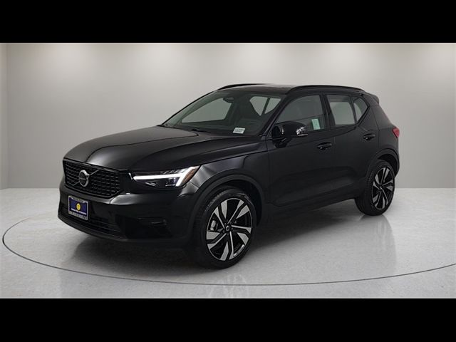 2025 Volvo XC40 Ultra Dark Theme