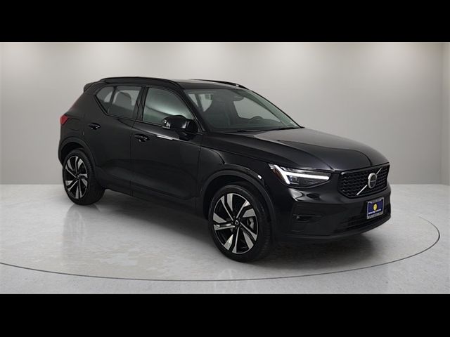 2025 Volvo XC40 Ultra Dark Theme