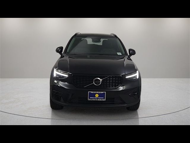 2025 Volvo XC40 Ultra Dark Theme