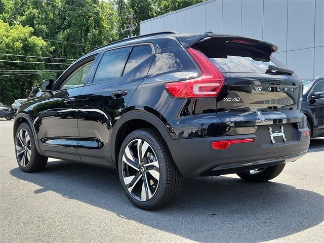 2025 Volvo XC40 Ultra Dark Theme