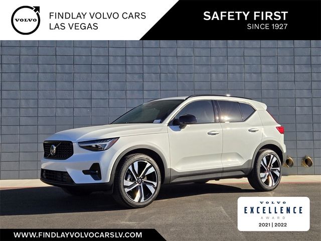 2025 Volvo XC40 Ultra Dark Theme