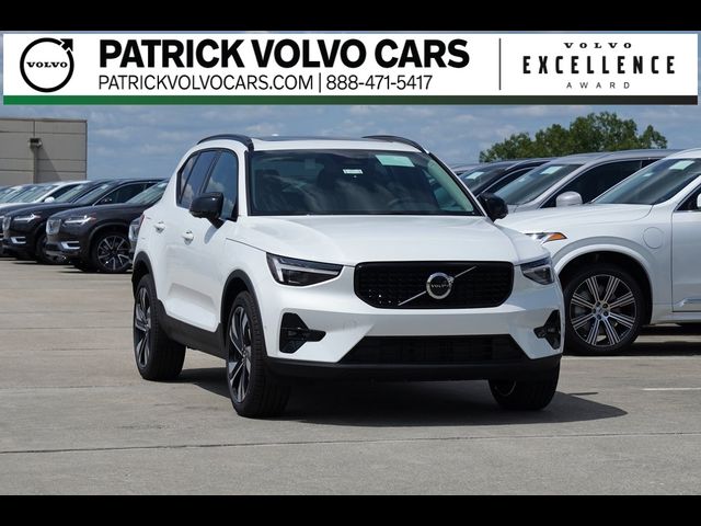 2025 Volvo XC40 Ultra Dark Theme