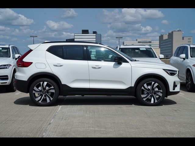 2025 Volvo XC40 Ultra Dark Theme