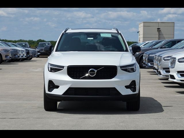 2025 Volvo XC40 Ultra Dark Theme