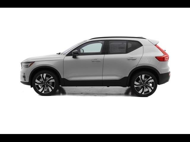 2025 Volvo XC40 Ultra Dark Theme