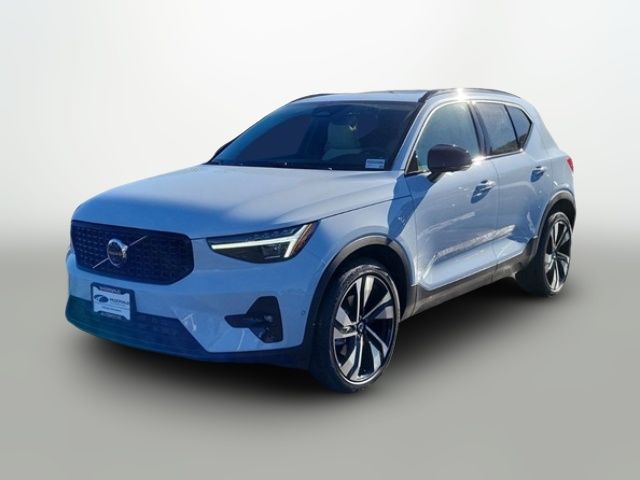 2025 Volvo XC40 Ultra Dark Theme