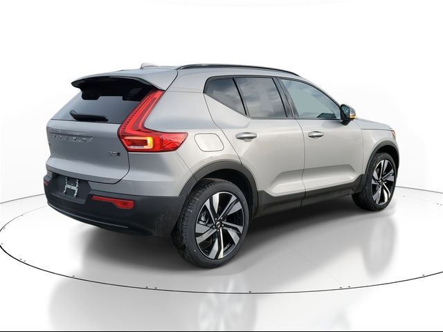 2025 Volvo XC40 Ultra Dark Theme