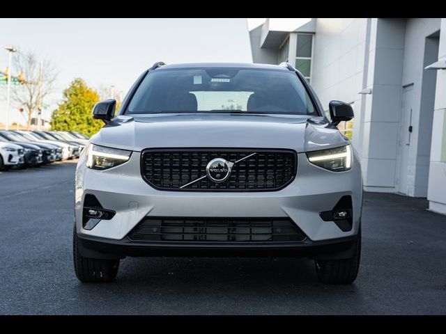 2025 Volvo XC40 Ultra Dark Theme