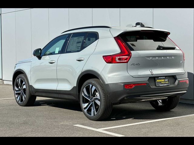 2025 Volvo XC40 Ultra Dark Theme