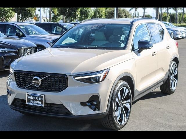 2025 Volvo XC40 Ultra Dark Theme