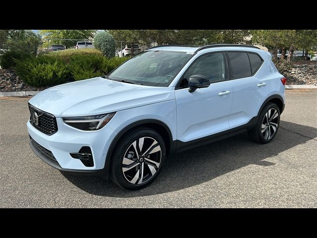 2025 Volvo XC40 Ultra Dark Theme