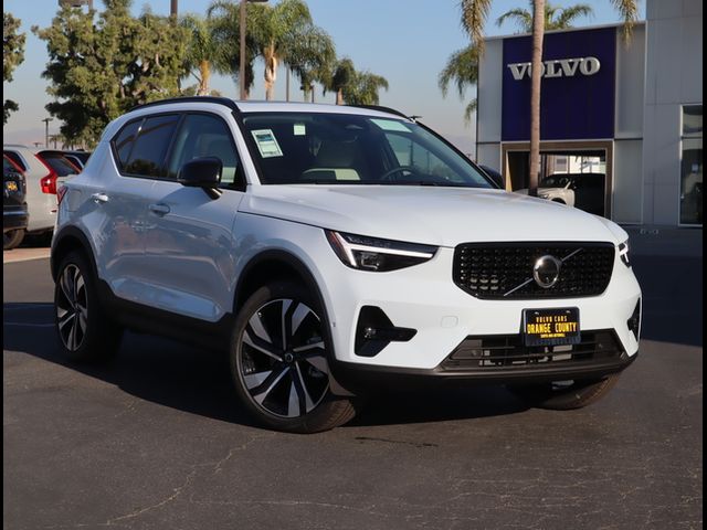 2025 Volvo XC40 Ultra Dark Theme