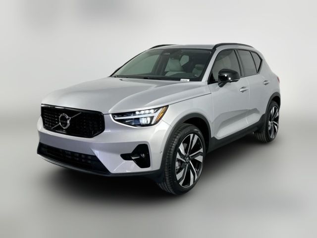 2025 Volvo XC40 Ultra Dark Theme