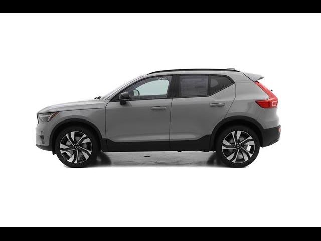 2025 Volvo XC40 Ultra Dark Theme