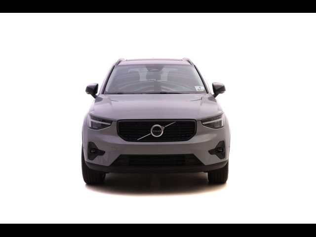 2025 Volvo XC40 Ultra Dark Theme