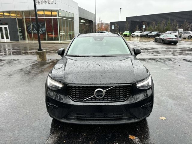 2025 Volvo XC40 Ultra Dark Theme