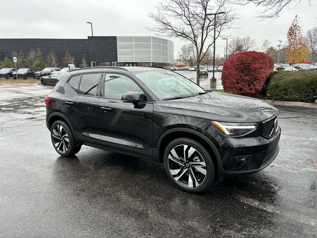 2025 Volvo XC40 Ultra Dark Theme