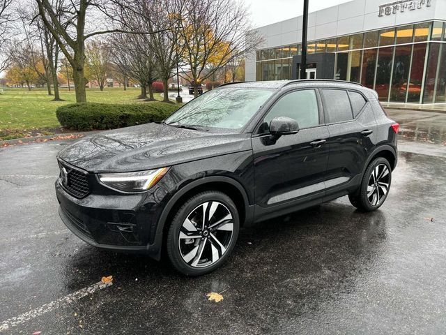 2025 Volvo XC40 Ultra Dark Theme