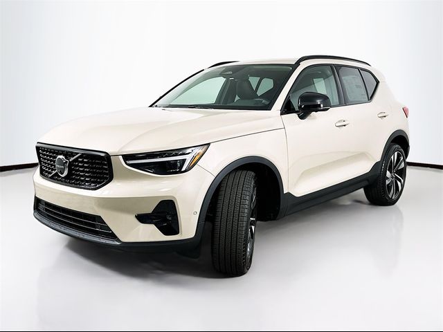 2025 Volvo XC40 Ultra Dark Theme