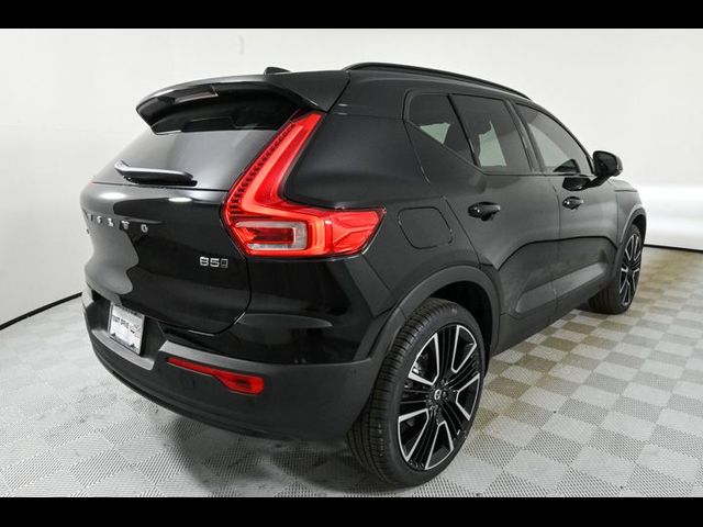 2025 Volvo XC40 Ultra Dark Theme