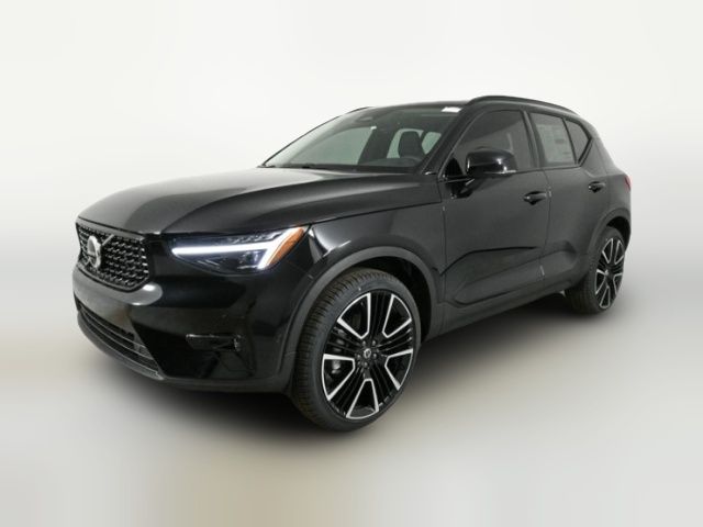 2025 Volvo XC40 Ultra Dark Theme