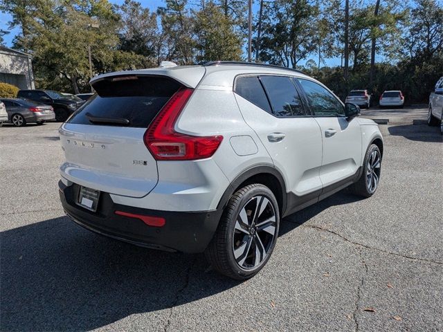 2025 Volvo XC40 Ultra Dark Theme