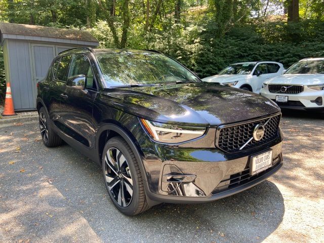 2025 Volvo XC40 Ultra Dark Theme