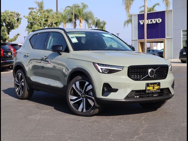 2025 Volvo XC40 Ultra Dark Theme