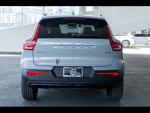 2025 Volvo XC40 Ultra Dark Theme