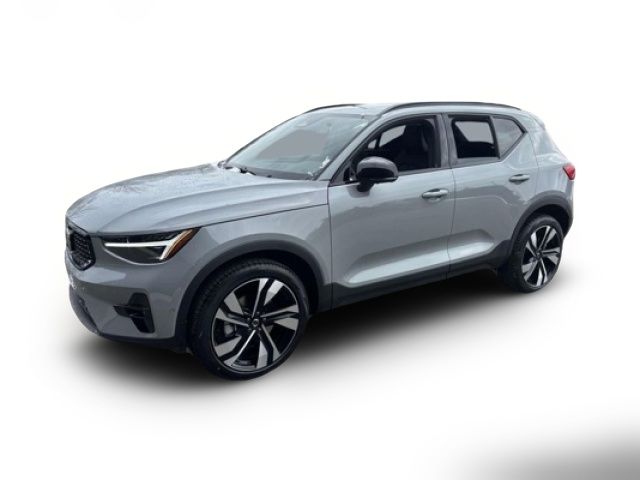 2025 Volvo XC40 Ultra Dark Theme