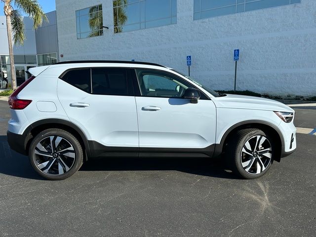 2025 Volvo XC40 Ultra Dark Theme