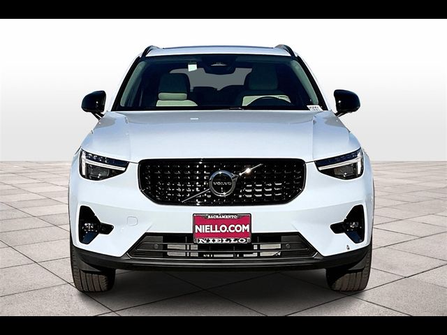 2025 Volvo XC40 Ultra Dark Theme