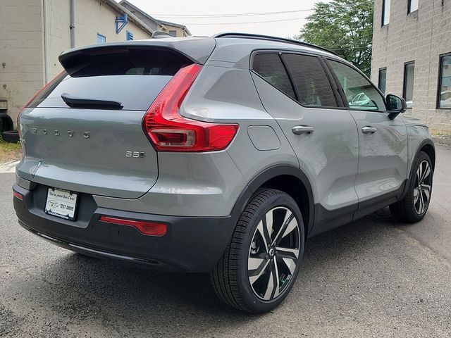 2025 Volvo XC40 Ultra Dark Theme