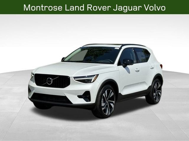 2025 Volvo XC40 Ultra Dark Theme