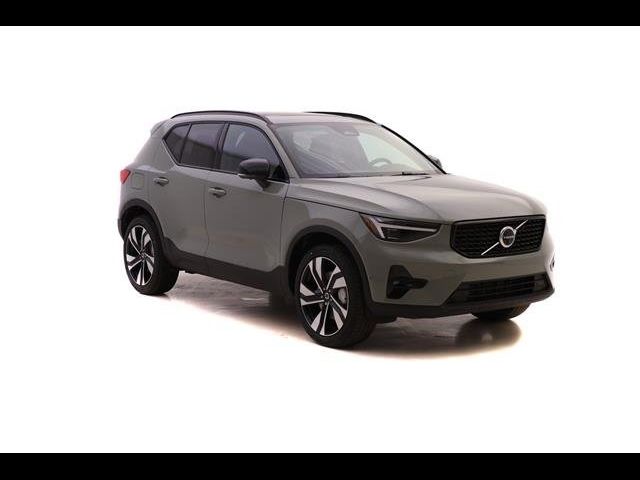 2025 Volvo XC40 Ultra Dark Theme