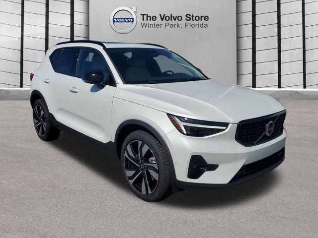 2025 Volvo XC40 Ultra Dark Theme