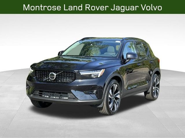 2025 Volvo XC40 Ultra Dark Theme