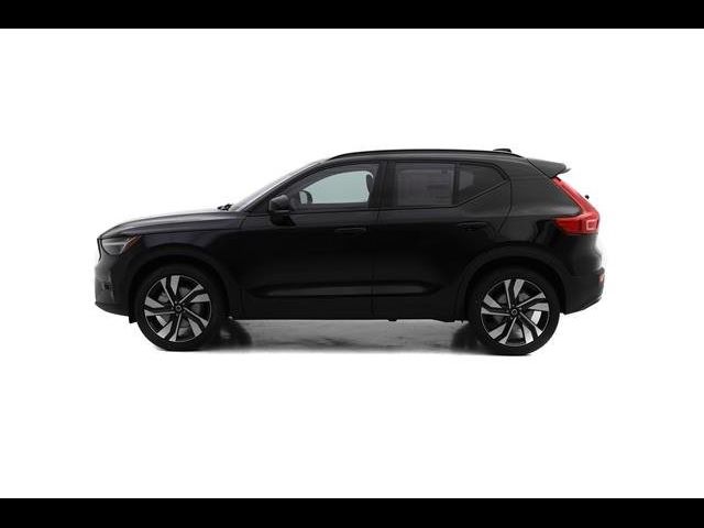 2025 Volvo XC40 Ultra Dark Theme