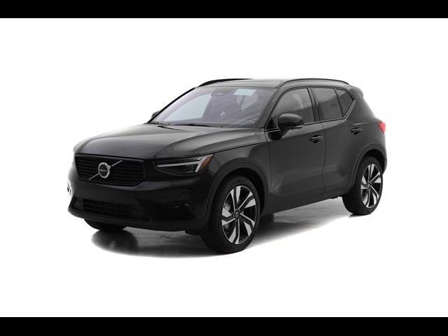 2025 Volvo XC40 Ultra Dark Theme