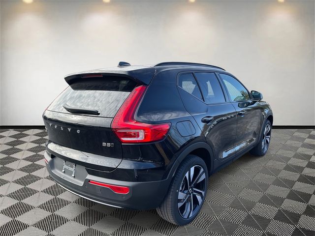 2025 Volvo XC40 Ultra Dark Theme