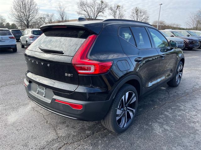 2025 Volvo XC40 Ultra Dark Theme