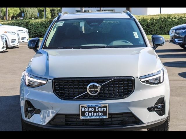 2025 Volvo XC40 Ultra Dark Theme