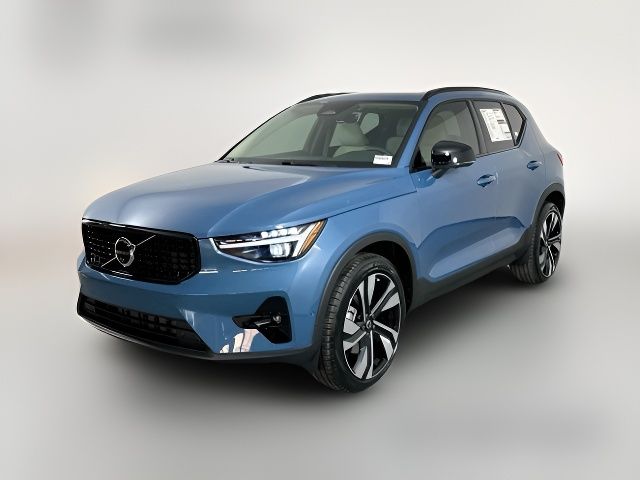 2025 Volvo XC40 Ultra Dark Theme