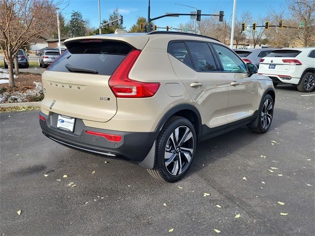 2025 Volvo XC40 Ultra Dark Theme