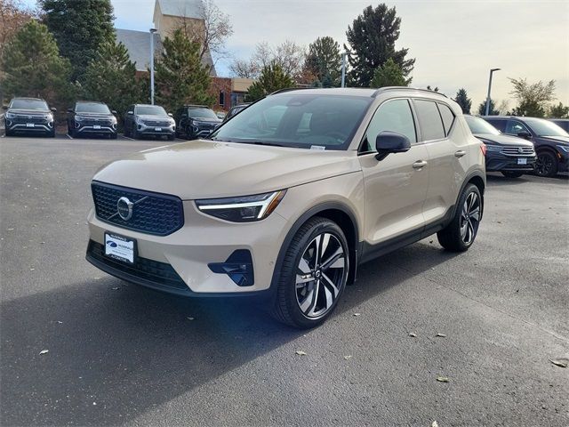 2025 Volvo XC40 Ultra Dark Theme