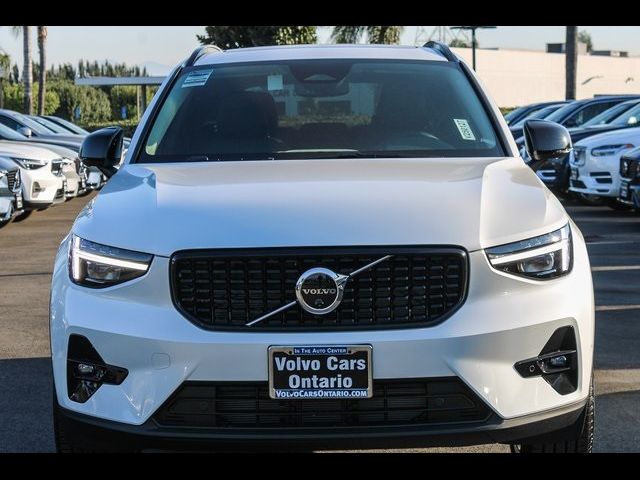 2025 Volvo XC40 Ultra Dark Theme