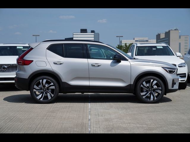 2025 Volvo XC40 Ultra Dark Theme