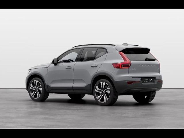 2025 Volvo XC40 Ultra Dark Theme