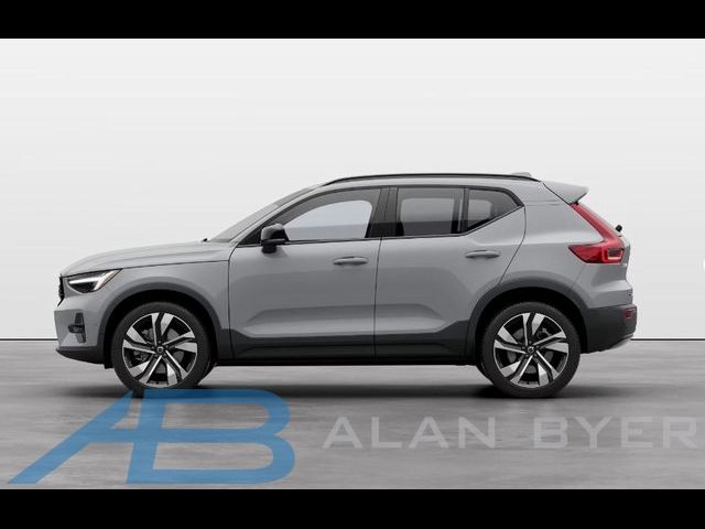 2025 Volvo XC40 Ultra Dark Theme