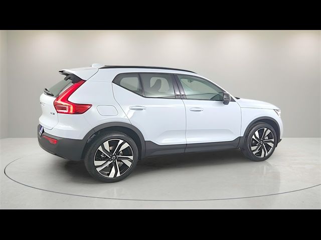 2025 Volvo XC40 Ultra Dark Theme